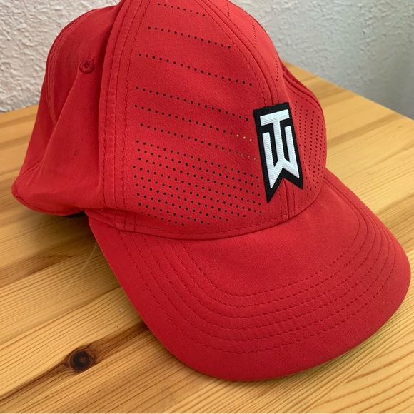 Tiger Woods Red Nike Heritage86 Dri-Fit Golf Hat - Picture 2 of 7